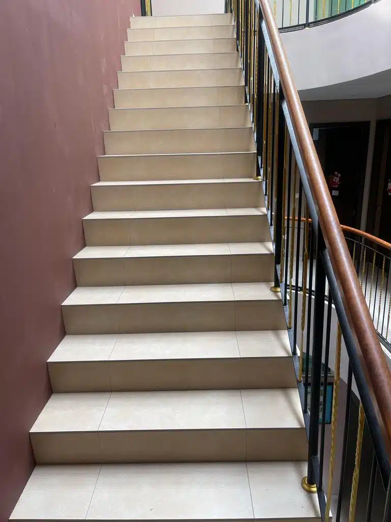 Non-Slip Stair Nosing Anti-Slip Stair Nosing